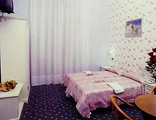 Ξενοδοχείο Esquilino 2*
